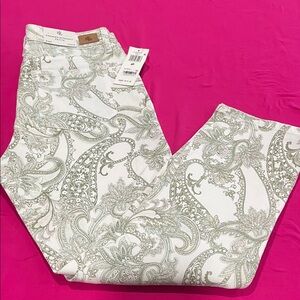 LAUREN , Ralph Lauren White and Gray Pants strech, NWT perfect condition